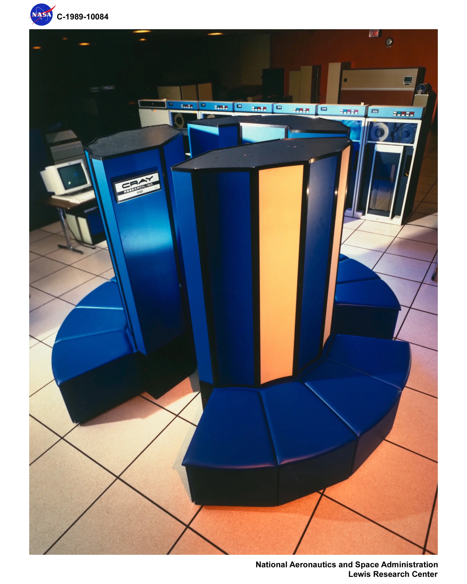1989 年 NASA 的 Cray X-MP 超级计算机
